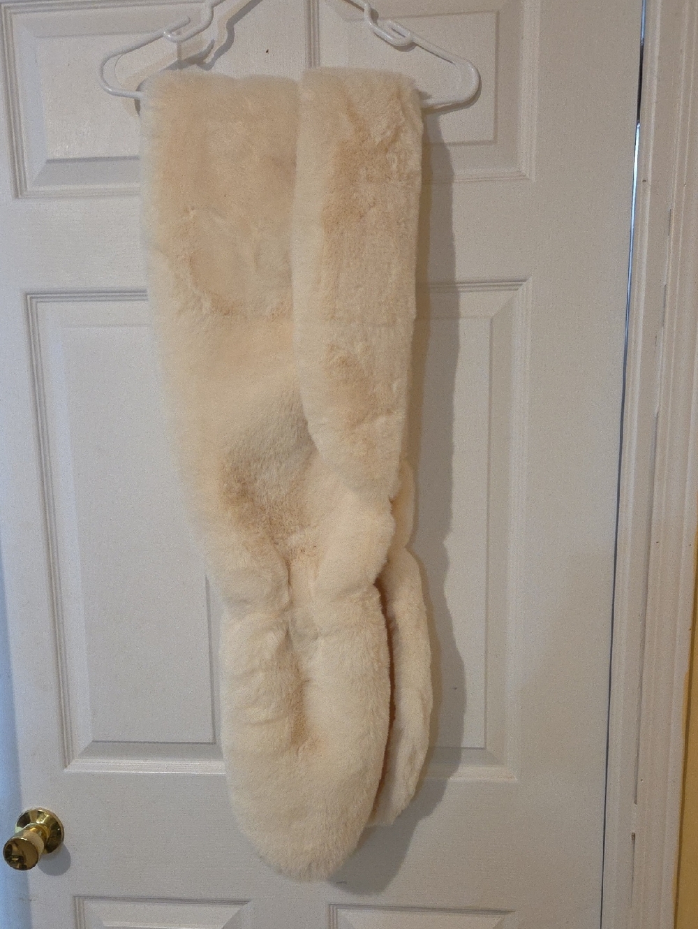 Plush Cream Faux Fur Scarf